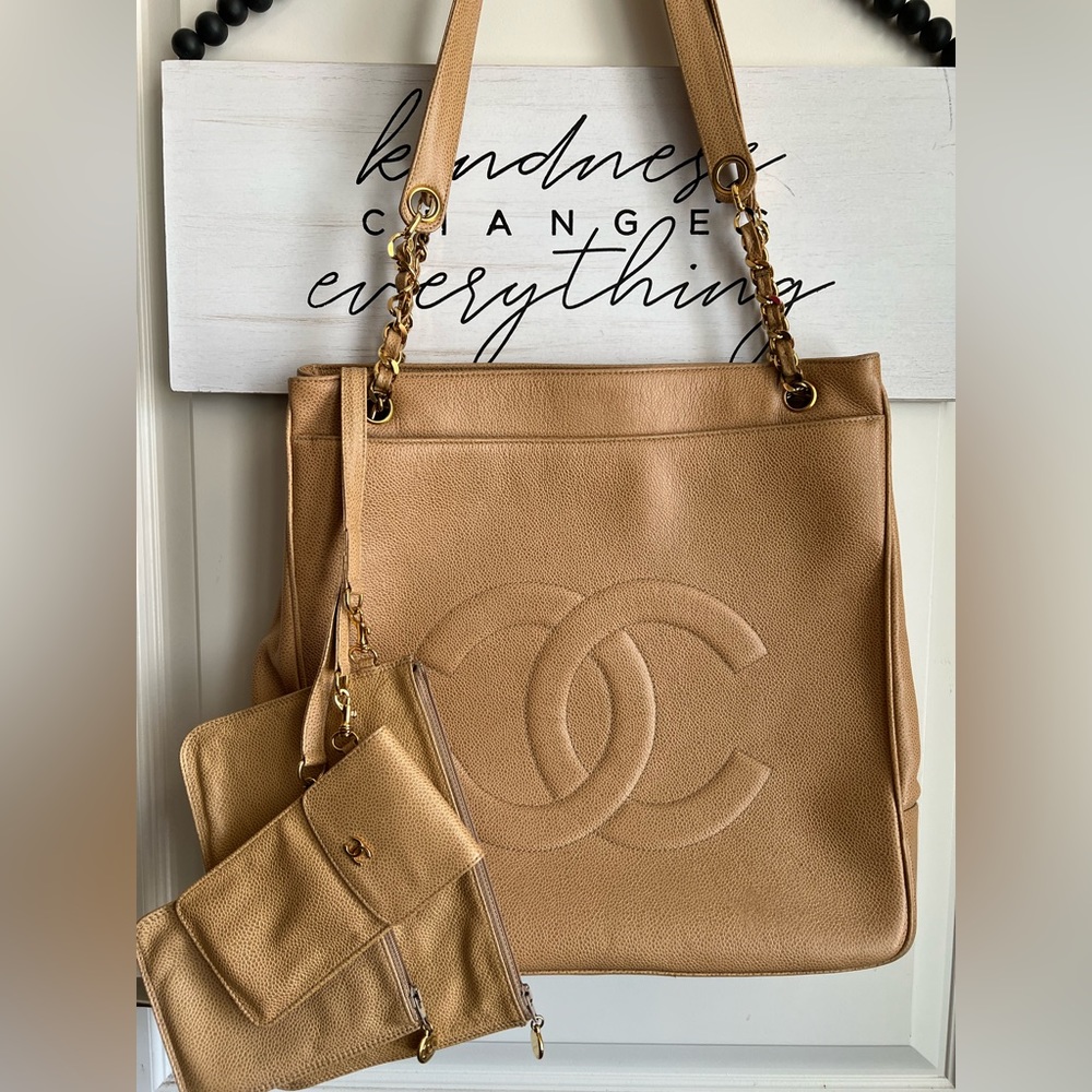 CHANEL CC Caviar Leather Beige Tote Bag Gold Chain 3 Pouches Vintage Purse RARE - Picture 2 of 3
